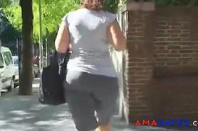 jiggle ass walking