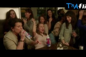 Kathryn Hahn Lesbian Scene  in Bad Moms