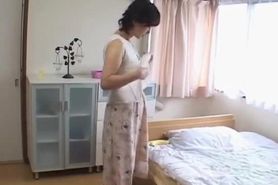 japanese mature masturbating