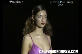 Celebnakedness modell nudity on the runway showing boobs 4