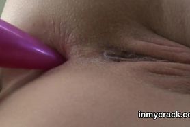 Stunning sex kitten is exposing her stretched narrowed quim in closeup