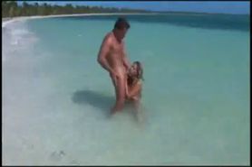 Anal-Fuck in the beach-waves