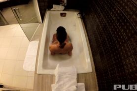 Puba - Jezebelle Bond films herself taking a bath
