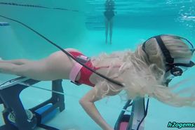 Underwater massage in scuba gear full face mask