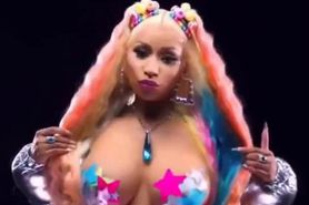 Nicki Minaj titty bouncing