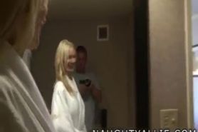 Quick BJ and facial before her date