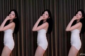 BJ?? Ham Jjing (HyunA - Lip & Hip) Sexy Dress Dance