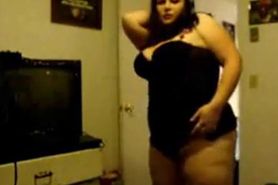 Cute BBW Dancing and Stripping
