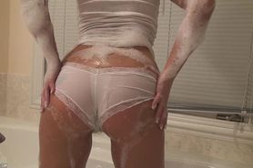Nikki Sims Tub Wet Pussy