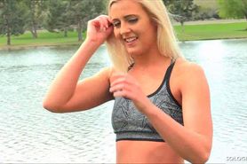 Amateur Kaylie flashing pierced nipples at her work out