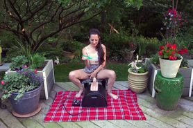 Teen try her Sybian Outdoor and Squirt