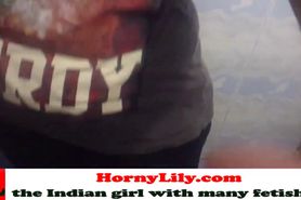 Indian girl shakes ass