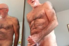 Richard the Wanker cums again! A sexy hairy daddy grandpa