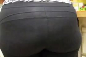 Big ass Mature gets facial