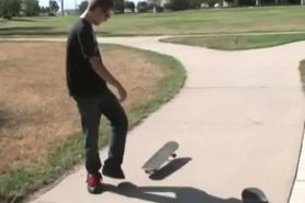 2 skaters get it on