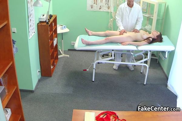 Доктор усыпил пациентку порно скрытая камера, секс мамочки с пухленькими попками в спальне подсмотренное смотреть онлайн