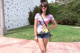 Babe has a succulent pussy to offer