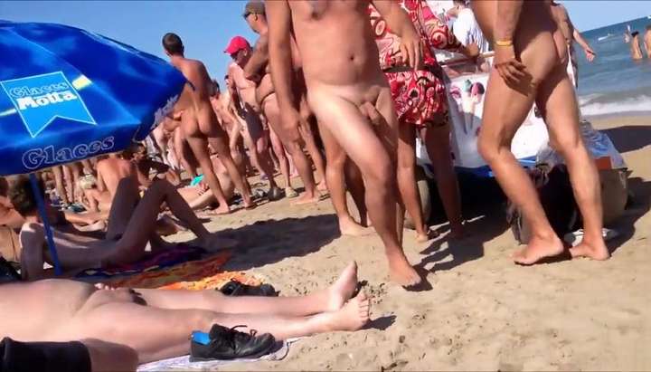 D Agde - Kinky hidden cam moments at the Cap d'Agde beach while in vacation -  Tnaflix.com