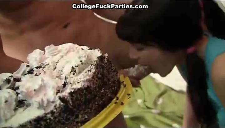 720px x 411px - COLLEGE FUCK PARTIES - Hard threesome and blowjob with party cake Porn  Video - Tnaflix.com