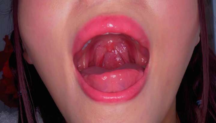 720px x 411px - Japanese Girl Mao Hamasaki Displaying Her Delicous Long Tongue - Tnaflix.com