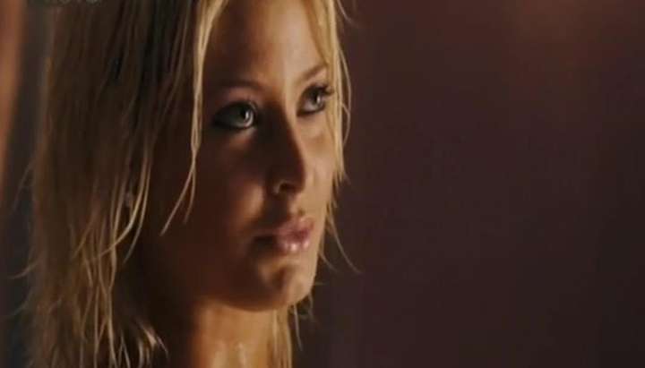 720px x 411px - HOLLY VALANCE Caught Nude in Shower - DOA: Dead or Alive NAKED Scene  TNAFlix Porn Videos