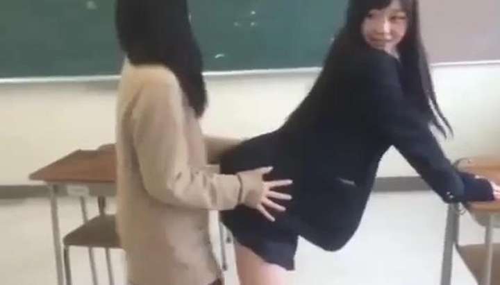 Japanese girls dry humping with background music - Tnaflix.com