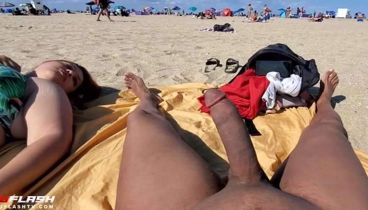 Cumming At The Beach - Hands free cum on the beach - Tnaflix.com