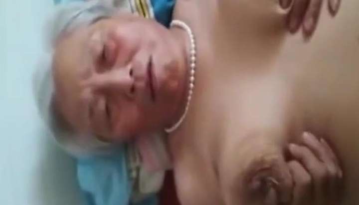 720px x 411px - Asian Granny amateur TNAFlix Porn Videos