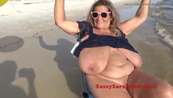 Big Saggy Boobs At The Beach - Big saggy boobs wife bouncing at the beach TNAFlix Porn Videos