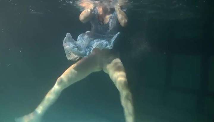 Big Bouncing Tits Underwater - Big bouncing boobs underwater in the pool TNAFlix Porn Videos