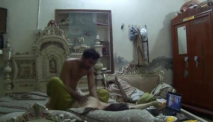 Paki Wife Fucks Servant While Husband Watches Via Video Call (Blonde  Moment) - Tnaflix.com