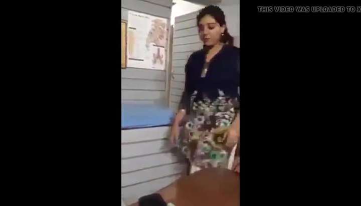 Indian Doctor Aunty Hd Video - Indian Doctor Groping Desi Bhabhi In His Clinic - Tnaflix.com