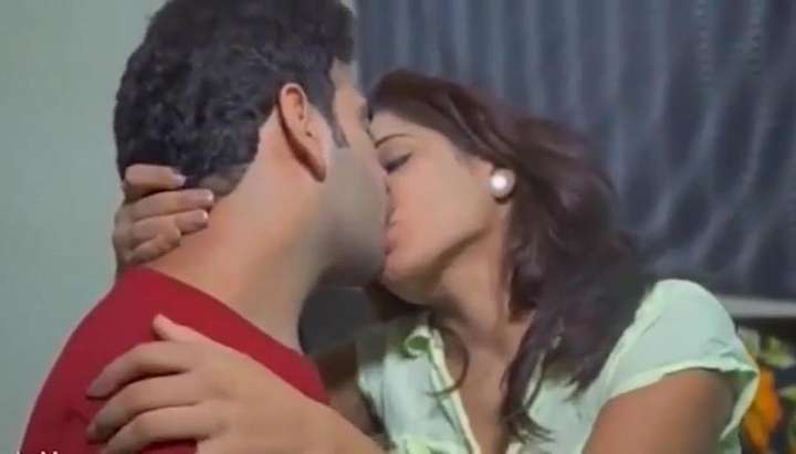 720px x 411px - Indian sis ko kiss krna sikhaya - Tnaflix.com