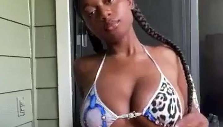 Big Ass Black Girl Tits - Watching a fine ass black girl reveal her juicy big boobs - Tnaflix.com