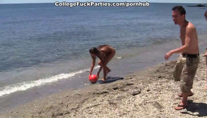 College Beach Fuck - A company of studs in the real college fucking on the beach TNAFlix Porn  Videos