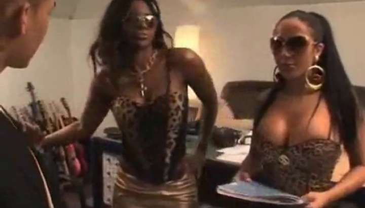 Ebony Ffm Sex - Afro Ebony FFM Threesome Oral Porn Video - Tnaflix.com