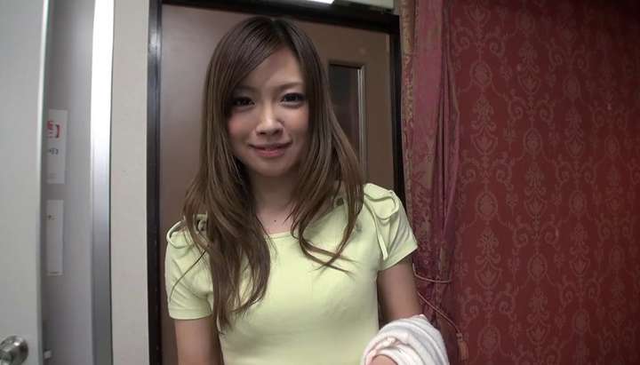 Super cute Japanese girl swallows cum Porn Video - Tnaflix.com