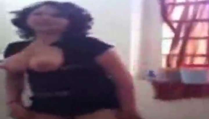 Desi Sex Video Of Booby Lady Shaking Her Big Boobs indian desi indian cums  - Tnaflix.com