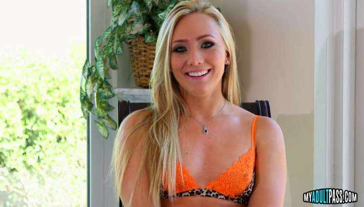 Blonde Porn Blue Eyes - Blonde Slut With Beautiful Blue Eyes Gives a Wet Blowjob TNAFlix Porn Videos