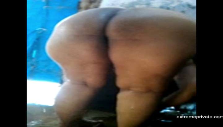 Big Butt Indian Model - Peeking at the big butt Indian Aunty TNAFlix Porn Videos