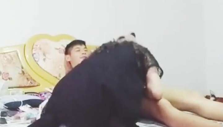 Asian Chinese Shemale Tranny Bangs Straight Man Porn Video - Tnaflix.com