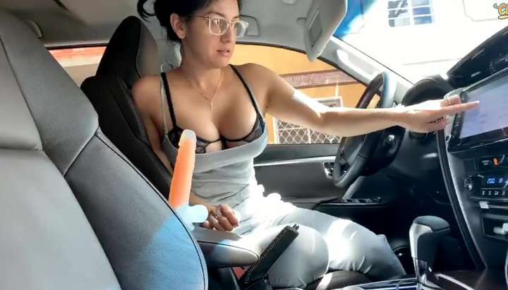 Hot latina playing with herself in the car until cumming, might get caught  - Tnaflix.com