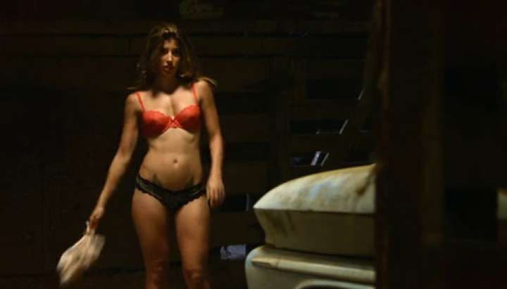 Tania Raymonde sexy - Texas Chainsaw 3D 2013 - Tnaflix.com
