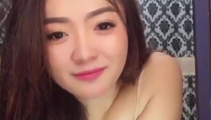 Beautiful Indonesian Girl - Big boobs indonesia girl live cam - Tnaflix.com