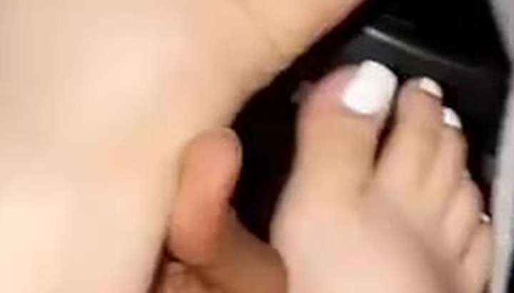 Wife Sucks Toes - Sucking somebody babymomma toes (first time) - Tnaflix.com