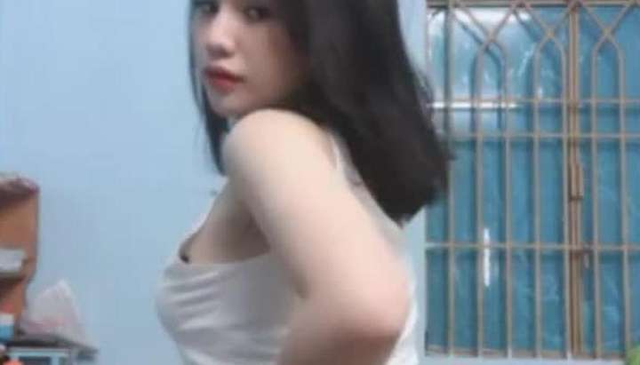 Vietnamese Girl Masturbating - Vietnam] Viet Cute Girl Dance Cam Show Sexy Ass And Boobs - Tnaflix.com