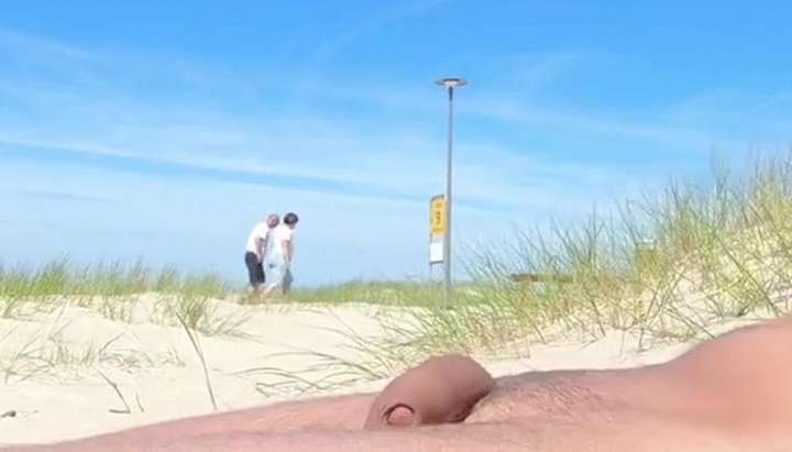 Teen Flashing Beach - Nude Beach Cock Flash 2 - Tnaflix.com