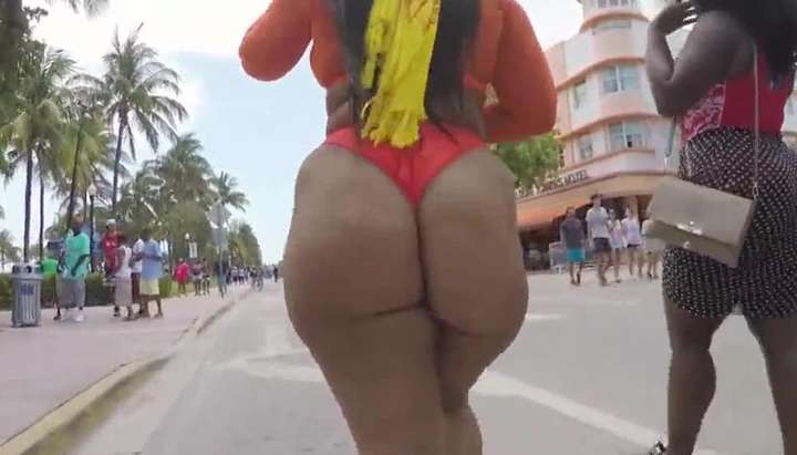 720px x 411px - Phat Ass walking - Tnaflix.com