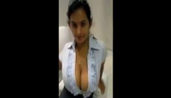 Busty Porn Indian - Busty Indian Doing A Striptease - Tnaflix.com