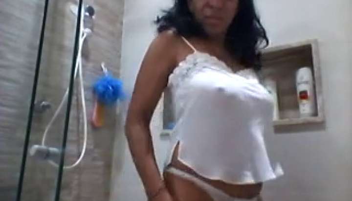 Sexinsrilanka - Professora de Olinda no Duche mostrando tudo - Tnaflix.com